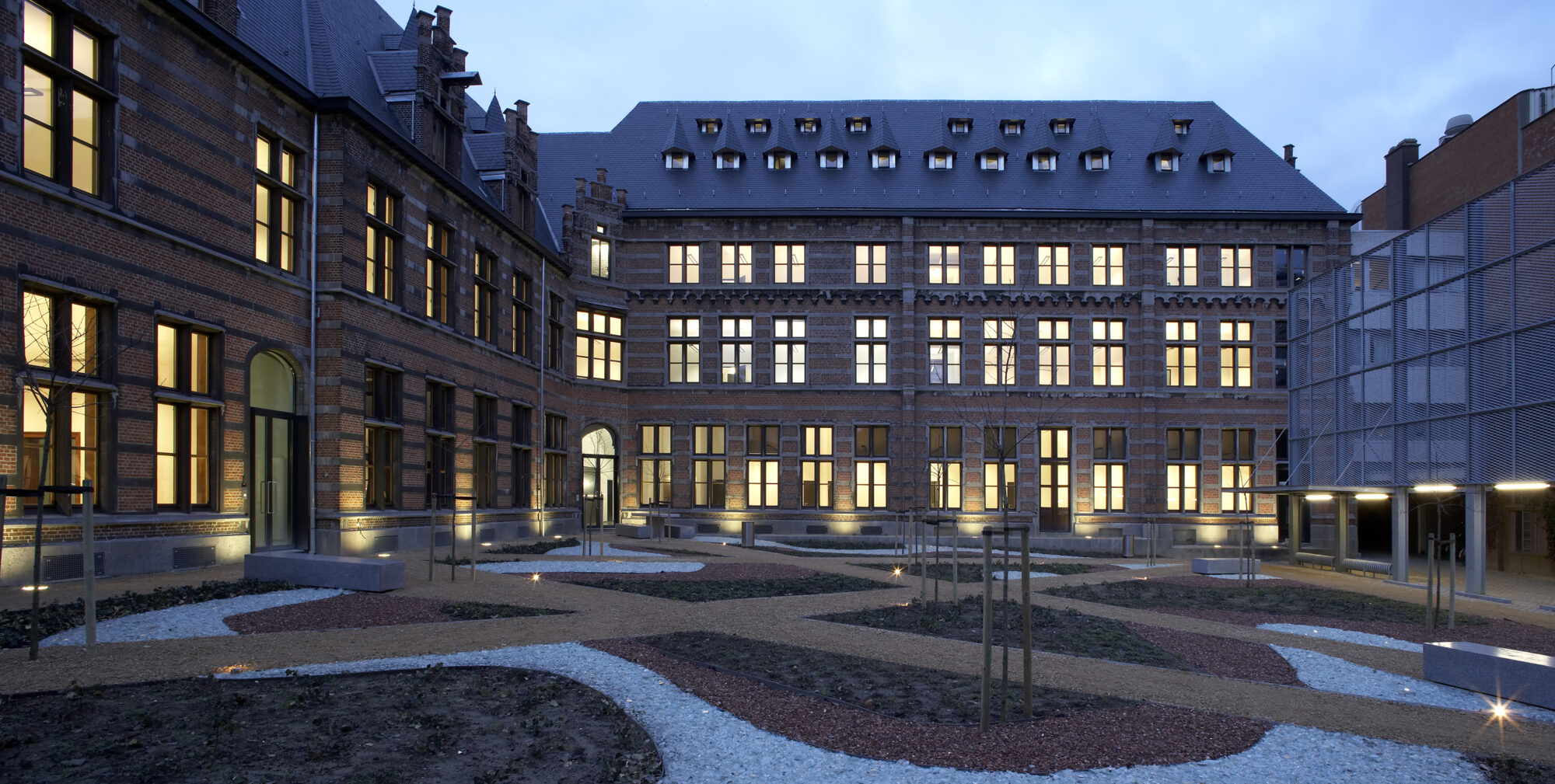verbouwing van het klooster van de Grauwzusters tot Rectoraat van de Antwerpse Universiteit – LAVA architecten